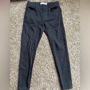 Black stretchy skinny jeans